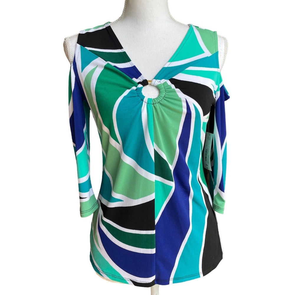 NWT Super cute, retro bare shoulder top